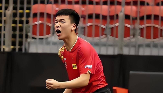 返赛场的坚 返赛场的坚