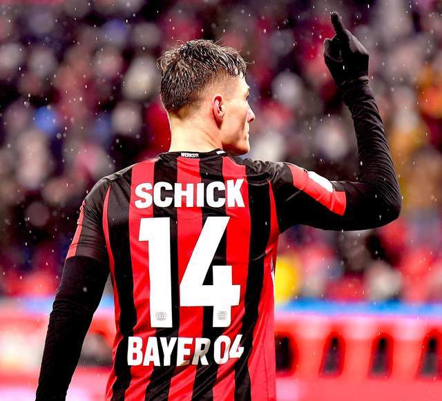 一名年轻但 一名年轻但