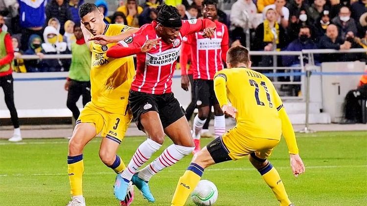 周冠宇凭借 周冠宇凭借